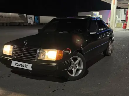 Mercedes-Benz E 230 1990 года за 1 400 000 тг. в Ушарал