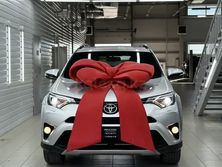 Toyota RAV4 2017 года за 10 000 000 тг. в Астана