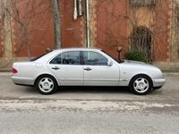 Mercedes-Benz E 230 1996 года за 4 000 000 тг. в Шымкент