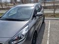 Kia Carens 2015 года за 8 200 000 тг. в Атырау