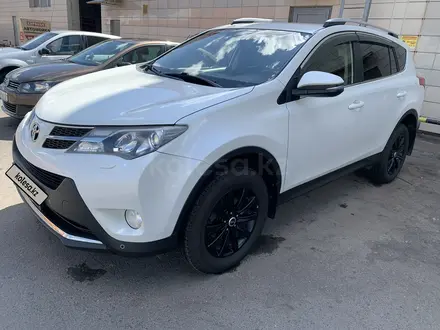 Toyota RAV4 2015 годаүшін10 950 000 тг. в Астана