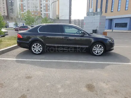 Skoda Superb 2013 года за 10 111 111 тг. в Астана – фото 4