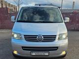 Volkswagen Multivan 2006 года за 8 500 000 тг. в Караганда