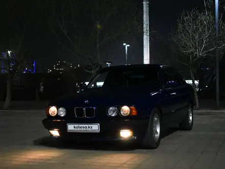 BMW 520 1993 года за 2 300 000 тг. в Астана