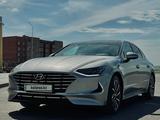 Hyundai Sonata 2021 года за 15 600 000 тг. в Астана – фото 2