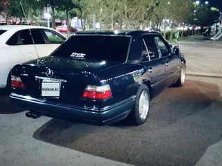 Mercedes-Benz E 320