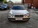 Mercedes-Benz E 230 1995 года за 1 700 000 тг. в Павлодар – фото 2