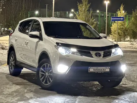 Toyota RAV4 2015 года за 10 500 000 тг. в Караганда