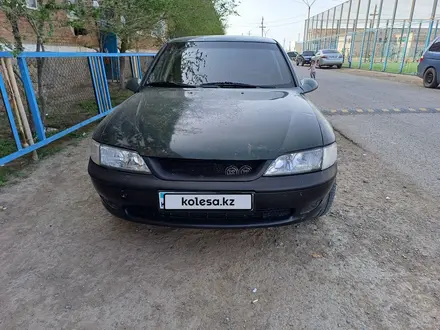 Opel Vectra 1998 года за 700 000 тг. в Атырау – фото 3