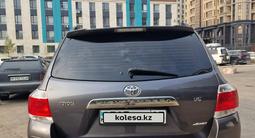 Toyota Highlander 2011 года за 14 000 000 тг. в Астана – фото 2