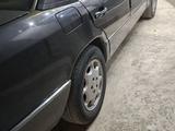 Mercedes-Benz E 230 1992 годаүшін1 300 000 тг. в Алматы – фото 2