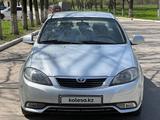 Daewoo Gentra 2014 года за 3 550 000 тг. в Алматы – фото 2