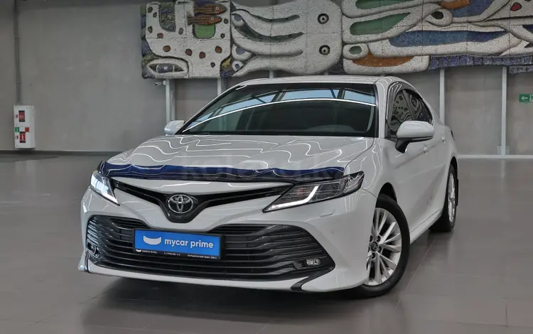 Toyota Camry 2018 года за 11 580 000 тг. в Алматы