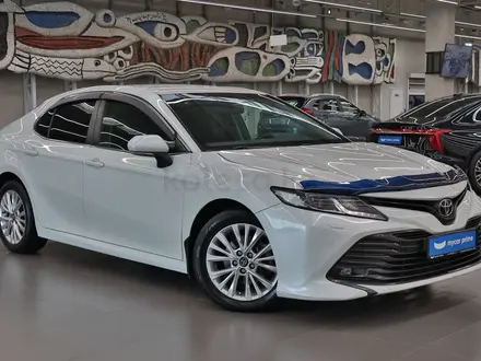 Toyota Camry 2018 года за 11 580 000 тг. в Алматы – фото 3
