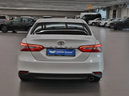 Toyota Camry 2018 года за 11 580 000 тг. в Алматы – фото 5