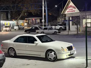 Mercedes-Benz E 55 AMG