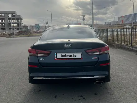 Kia K5 2018 года за 9 300 000 тг. в Астана – фото 4