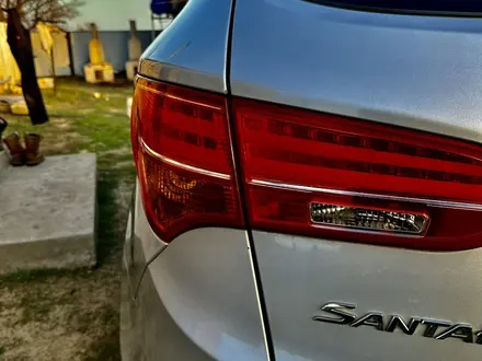 Hyundai Santa Fe 2014 года за 10 500 000 тг. в Уральск – фото 2