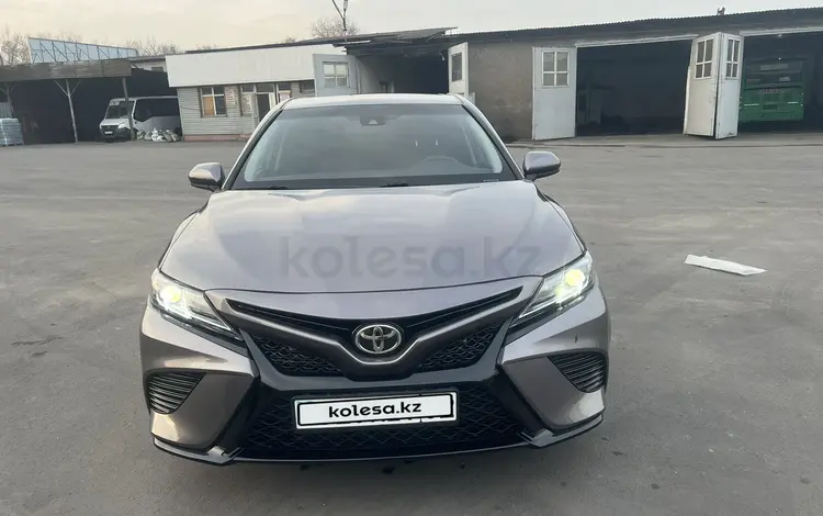 Toyota Camry 2018 года за 13 500 000 тг. в Алматы
