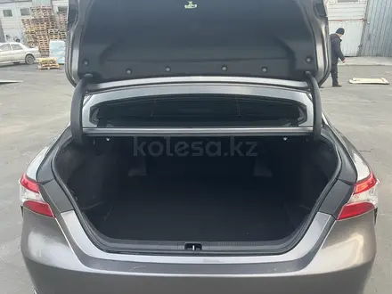 Toyota Camry 2018 года за 13 500 000 тг. в Алматы – фото 41