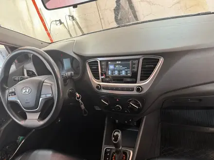 Hyundai Solaris 2019 года за 5 500 000 тг. в Тараз – фото 13