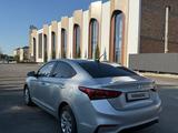 Hyundai Solaris 2019 года за 5 500 000 тг. в Тараз – фото 4