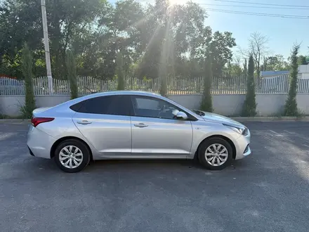 Hyundai Solaris 2019 года за 5 500 000 тг. в Тараз – фото 6