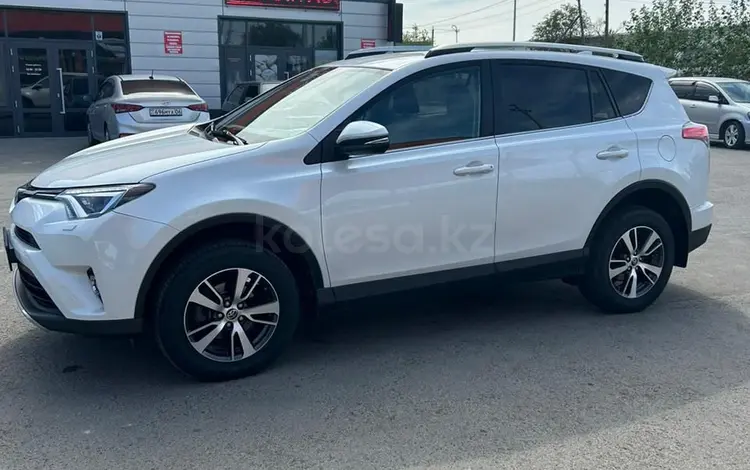 Toyota RAV4 2018 годаүшін12 500 000 тг. в Атырау