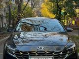 Hyundai Elantra 2021 годаfor11 500 000 тг. в Алматы