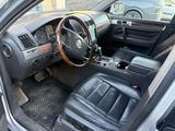 Volkswagen Touareg 2004 года за 4 600 000 тг. в Шымкент – фото 3