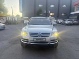 Volkswagen Touareg 2004 года за 4 600 000 тг. в Шымкент