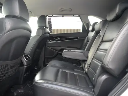 Kia Sorento Comfort 2018 года за 13 500 000 тг. в Шымкент – фото 11