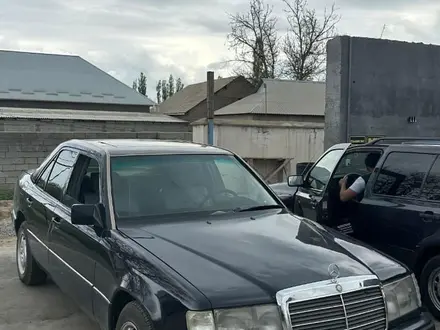 Mercedes-Benz E 260 1989 года за 1 000 000 тг. в Шымкент