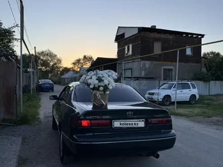 Toyota Camry 1997 года за 2 900 000 тг. в Алматы – фото 2