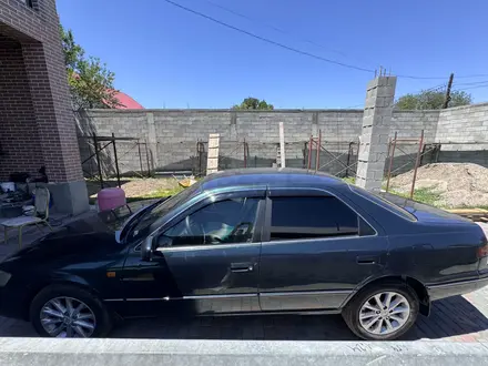Toyota Camry 1997 года за 2 900 000 тг. в Алматы – фото 9