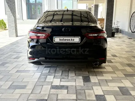 Toyota Camry 2021 года за 18 000 000 тг. в Шымкент – фото 2