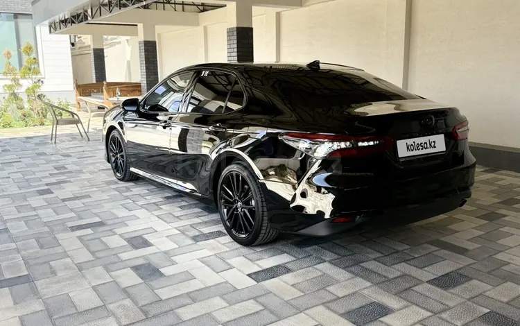Toyota Camry 2021 года за 18 000 000 тг. в Шымкент