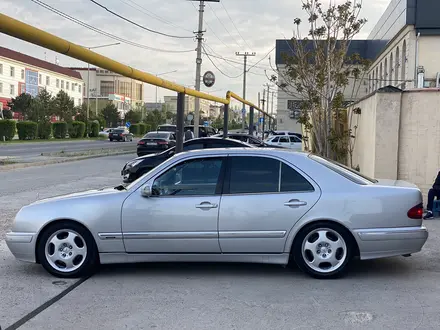 Mercedes-Benz E 320 2002 года за 6 000 000 тг. в Шымкент – фото 9