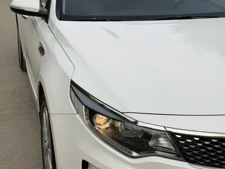 Kia K5 2016 года за 9 200 000 тг. в Алматы – фото 18