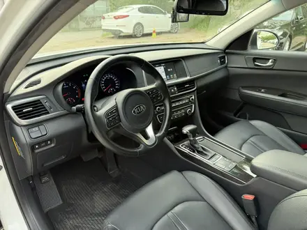 Kia K5 2016 года за 9 200 000 тг. в Алматы – фото 24