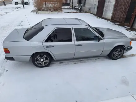 Mercedes-Benz E 230 1992 года за 1 550 000 тг. в Кызылорда – фото 3