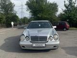 Mercedes-Benz E 320 1996 года за 2 300 000 тг. в Алматы – фото 2