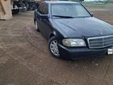 Mercedes-Benz C 200 1995 года за 840 000 тг. в Астана – фото 2
