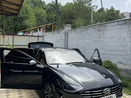Hyundai Sonata 2020 года за 9 900 000 тг. в Алматы – фото 11