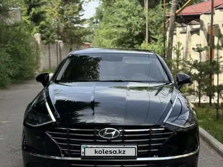 Hyundai Sonata 2020 года за 9 900 000 тг. в Алматы – фото 2