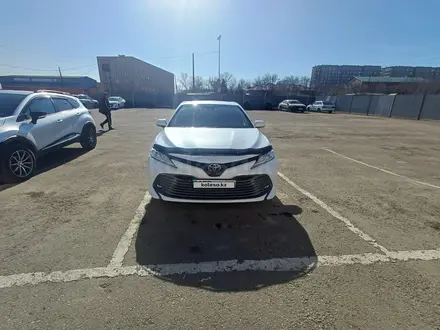 Toyota Camry 2020 года за 14 900 000 тг. в Семей