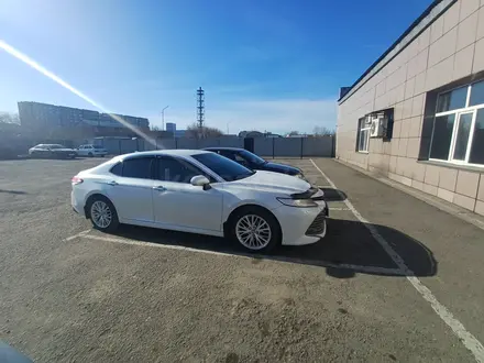 Toyota Camry 2020 года за 14 900 000 тг. в Семей – фото 3