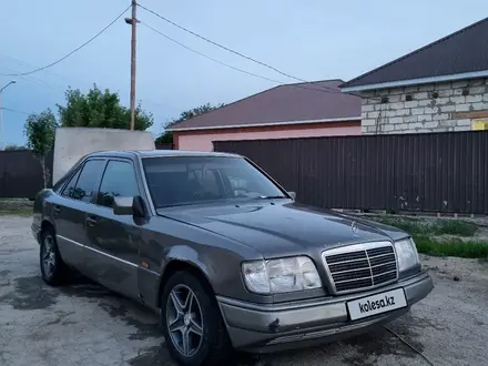 Mercedes-Benz E 280 1993 года за 2 100 000 тг. в Кызылорда