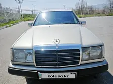 Mercedes-Benz E-Class, 1989