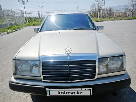 Mercedes-Benz E 230 1989 года за 1 750 000 тг. в Шымкент